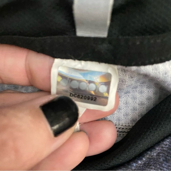 DIADORA Mens Grey T-Shirt Top XL Activewear Zip Pocket Gym Workout Lightweight - Picture 4 of 8